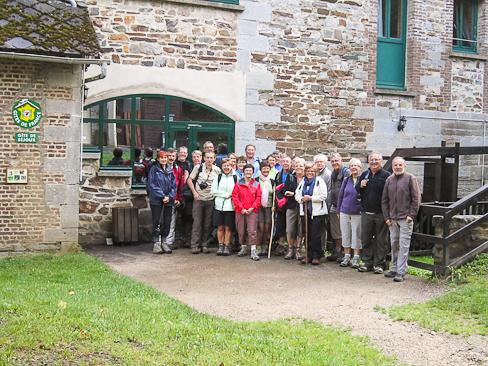 Le groupe devant le gîte
